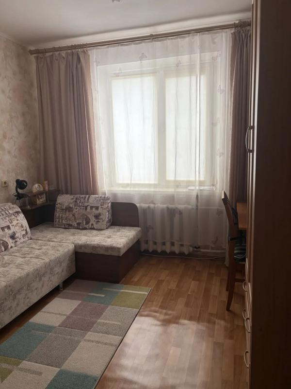 Трехкомнатная в центре - Новотроицк