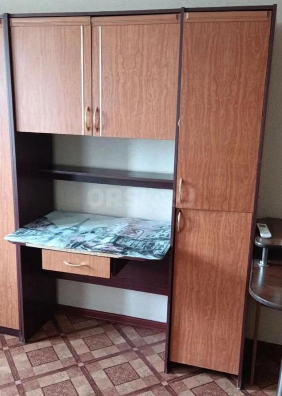 Продам шкаф со столом. - Орск