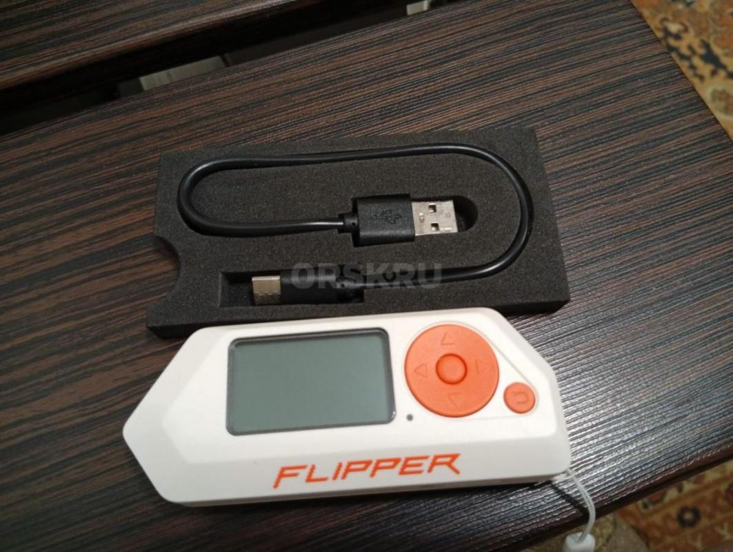 Устройство FLIPPER  ZERO  (MODEL  FLP-Z-W-R04(01)  с внешними радиомодулями (6 шт.)
Всё новое. - Орск