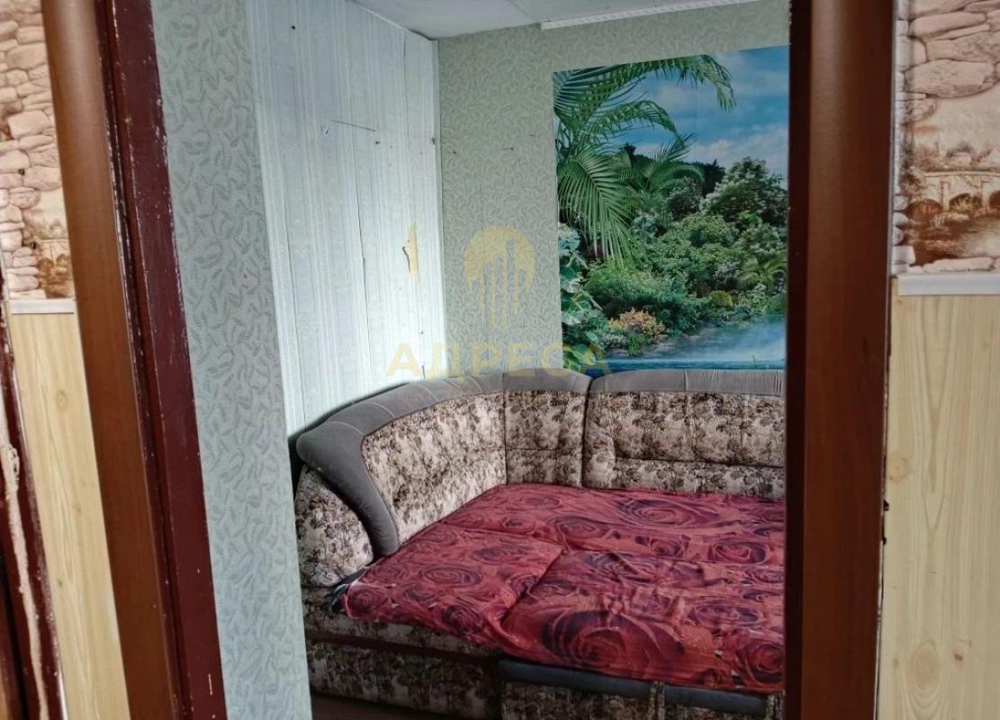 Продается 3 комнатная квартира по адресу Комарова 11, на 1 этаже пятиэтажного дома. - Благовещенск