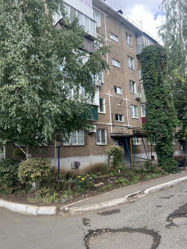 Продается 3 комнатная квартира в Восточном районе (рядом рынок Петровский). - Оренбург