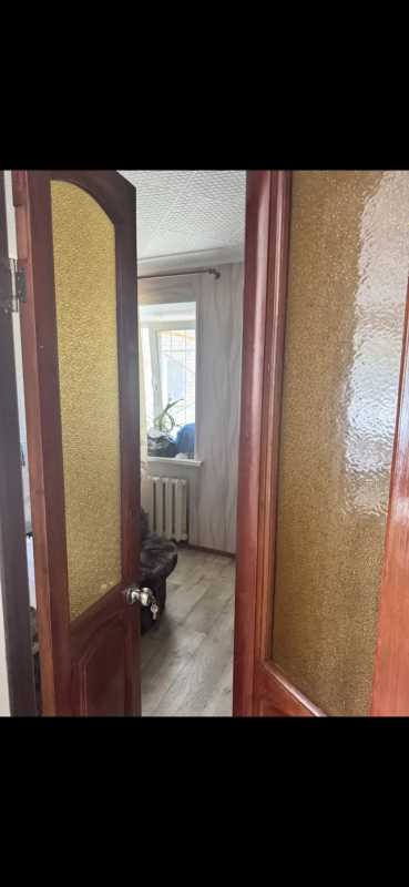 Продается 3 х комнатная маломерка,квартира в хорошем состоянии,в двух шагах школа,детский сад,магази - Новотроицк