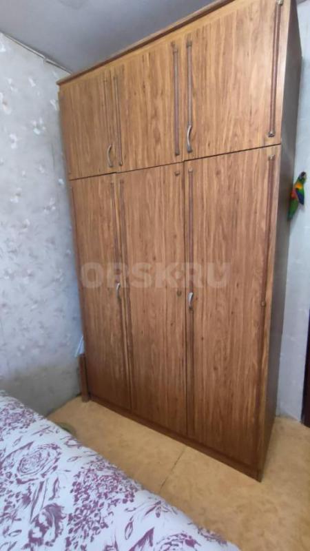 Продам спальный гарнитур: шифоньер, кровать с матрасом, комод, трельяж. - Орск
