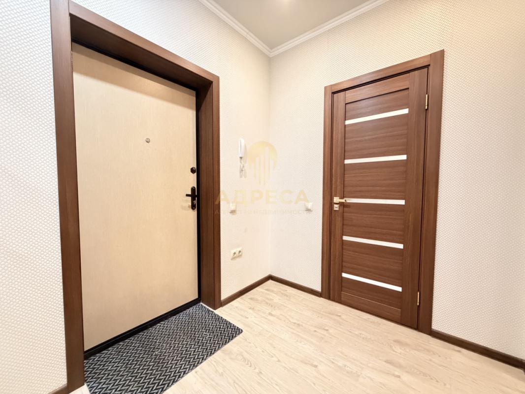 Продается квартира, полностью с ремонтом, расположенная на 13-м этаже 19 этажного дома. - Оренбург