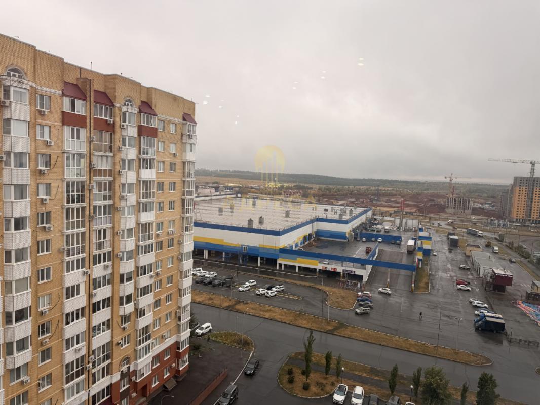 Продается квартира, полностью с ремонтом, расположенная на 13-м этаже 19 этажного дома. - Оренбург