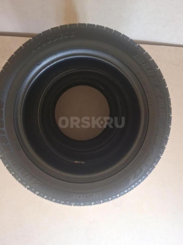 215/55/R16 
BRIDGESTONE BLIZZAK REVO GZ
в отличном состоянии,без грыж, порезов ремонтов и прочего,де - Орск
