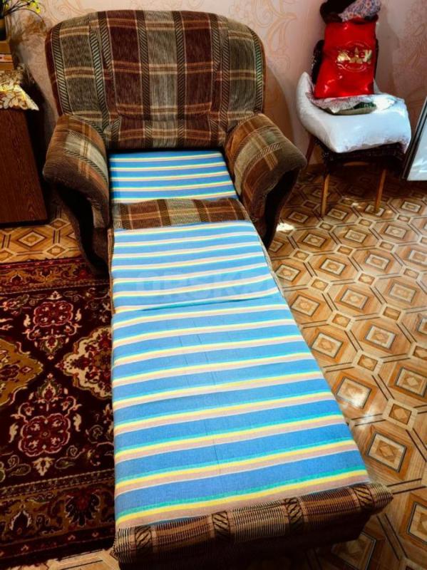 Продам 2 кресла, трансформируются в кровать. - Орск
