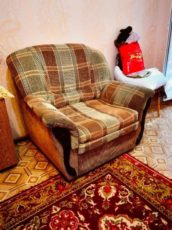 Продам 2 кресла, трансформируются в кровать. - Орск