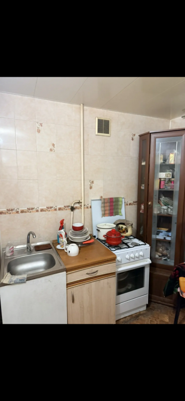 Продается 2х комнатная квартира, 3й этаж, проводка полностью поменяна. - Новотроицк