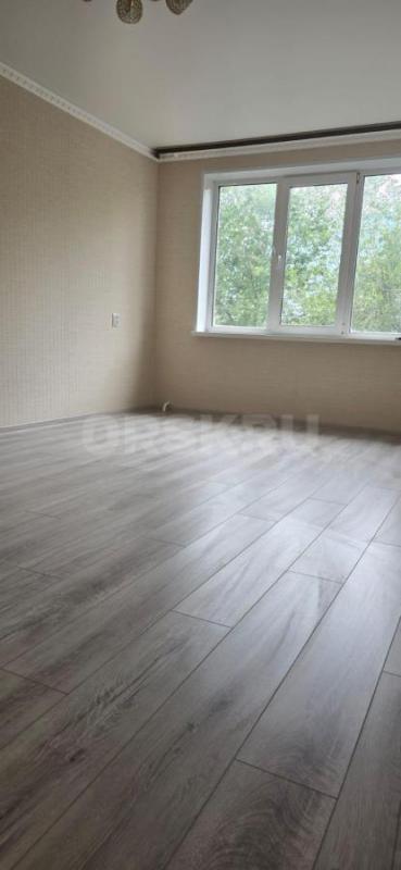 Продам 3-х комн квартиру по улице Олимпийская, дом 18, ремонт, 4/5 эт. - Орск