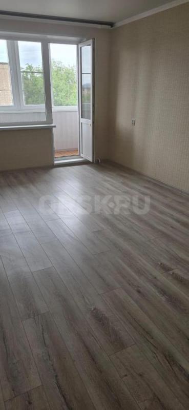 Продам 3-х комн квартиру по улице Олимпийская, дом 18, ремонт, 4/5 эт. - Орск