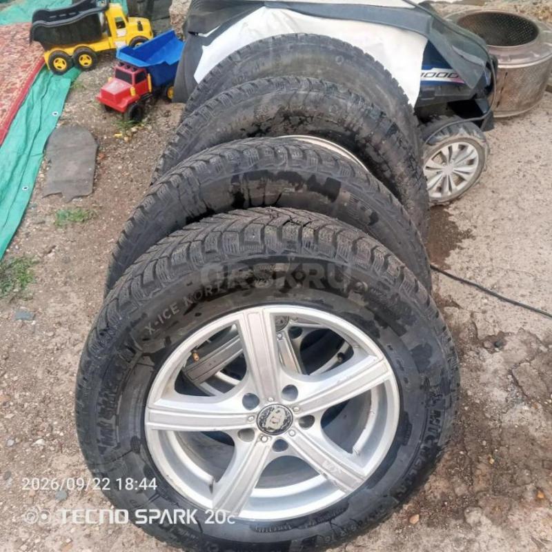 Продам колёса Мишлен 215/65  r16 стояли на Киа спортейдж два - Орск