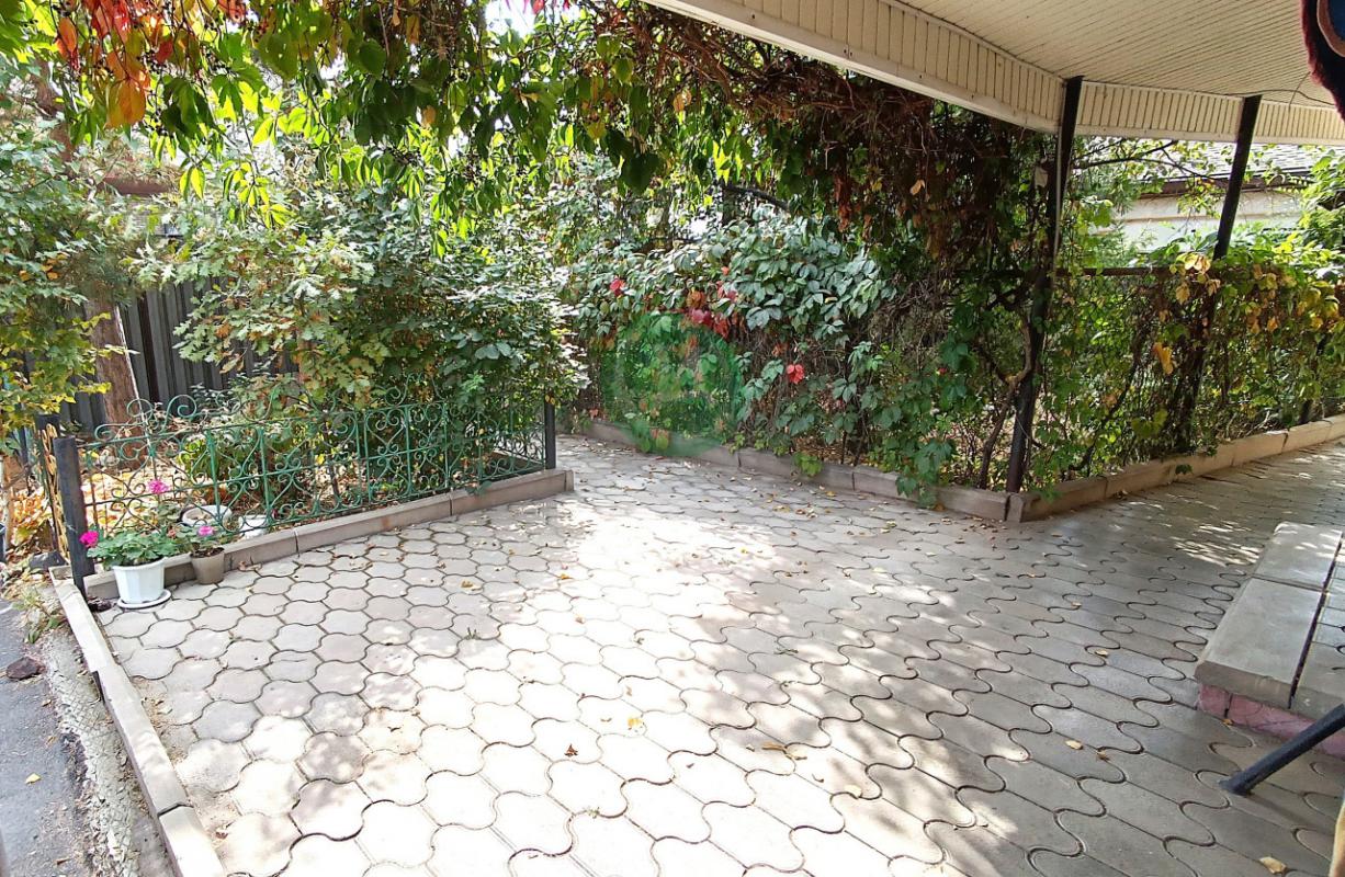 К продаже предлагается индивидуальный жилой дом на земельном участке полностью пригодный для комфорт - Орск