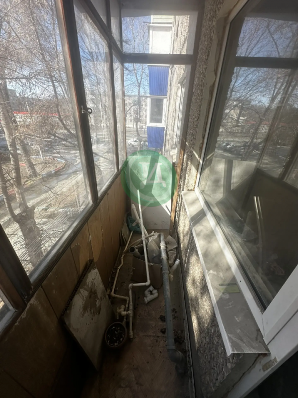 Продам 2 комнатную квартиру в 5 этажном доме на 2 этаже. - Орск