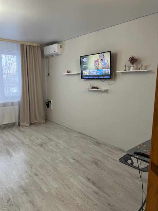 Срочно продается отличный, просторный, добротный, деревянный дом в черте города, в районе налоговой. - Оренбург