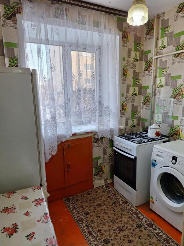 Сдам однокомнатную квартиру в центре города(район Авангард). - Орск