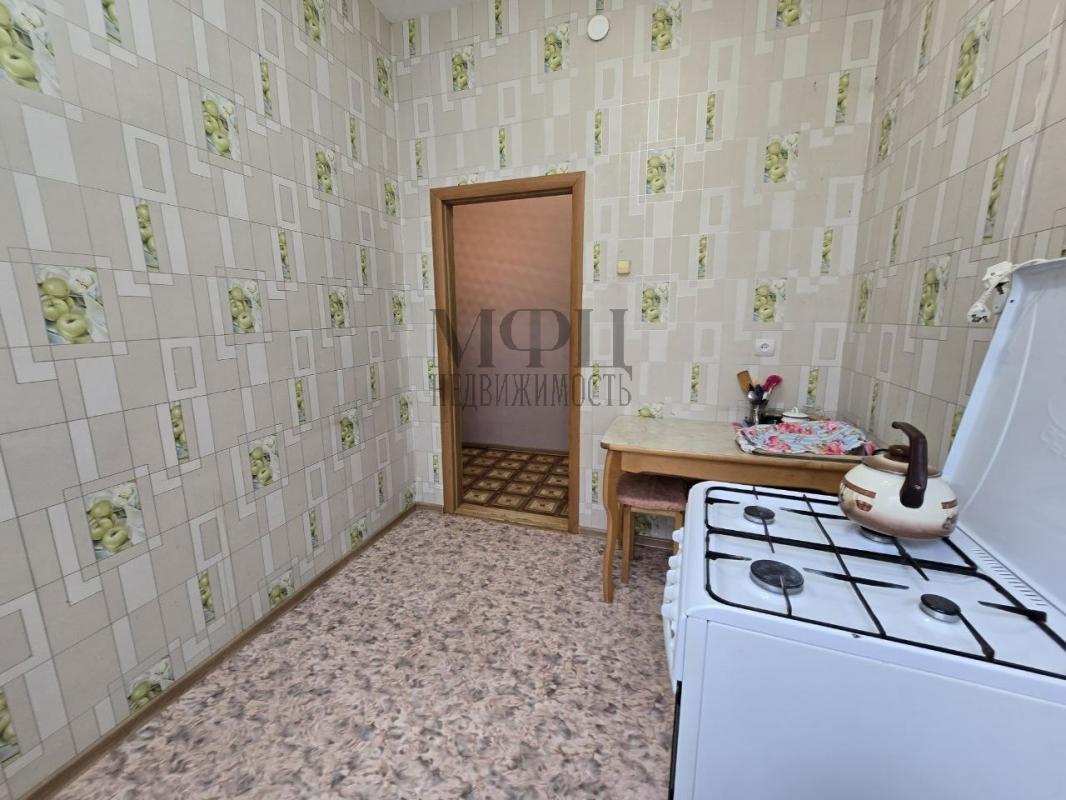 Продается просторная 2-комнатная квартира в п. - Орск
