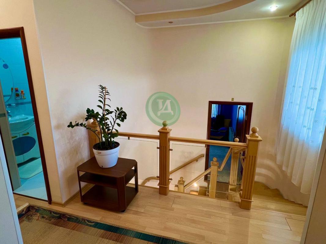 Продам 2-этажный кирпичный утепленный дом 363,7 кв. - Орск