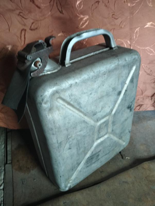 Алюминиевaя канистрa б/у 20л - Гай