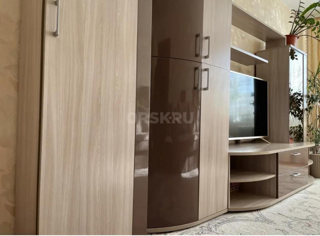 Продам мебель в гостиную , в отличном состоянии , очень вместительный. - Орск