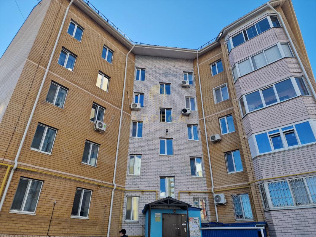 Продается шикарная трехкомнатная квартира, общей площадью 73,5 кв. - Оренбург