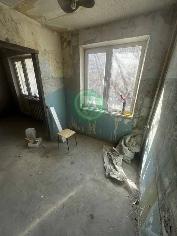 Продам 2 комнатную квартиру в 5 этажном доме на 2 этаже. - Орск