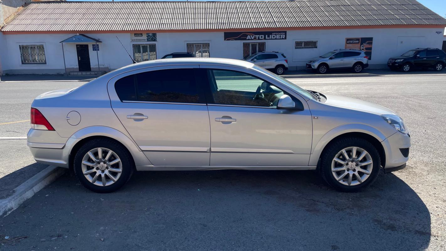 Продается Opel Astra, 2013 года

__АВТОМАТ__

ДВС 1, 8/ 140л.с.,

ГУР,

ABS,

климат- контроль,

пол - Новотроицк