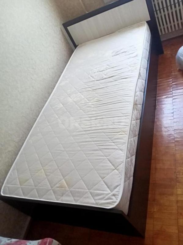 Продам тумбочку 500р, кровать 3 тыс руб, стенку 5 тысяч рублей, диван раскладной с ящиками 5т - Орск
