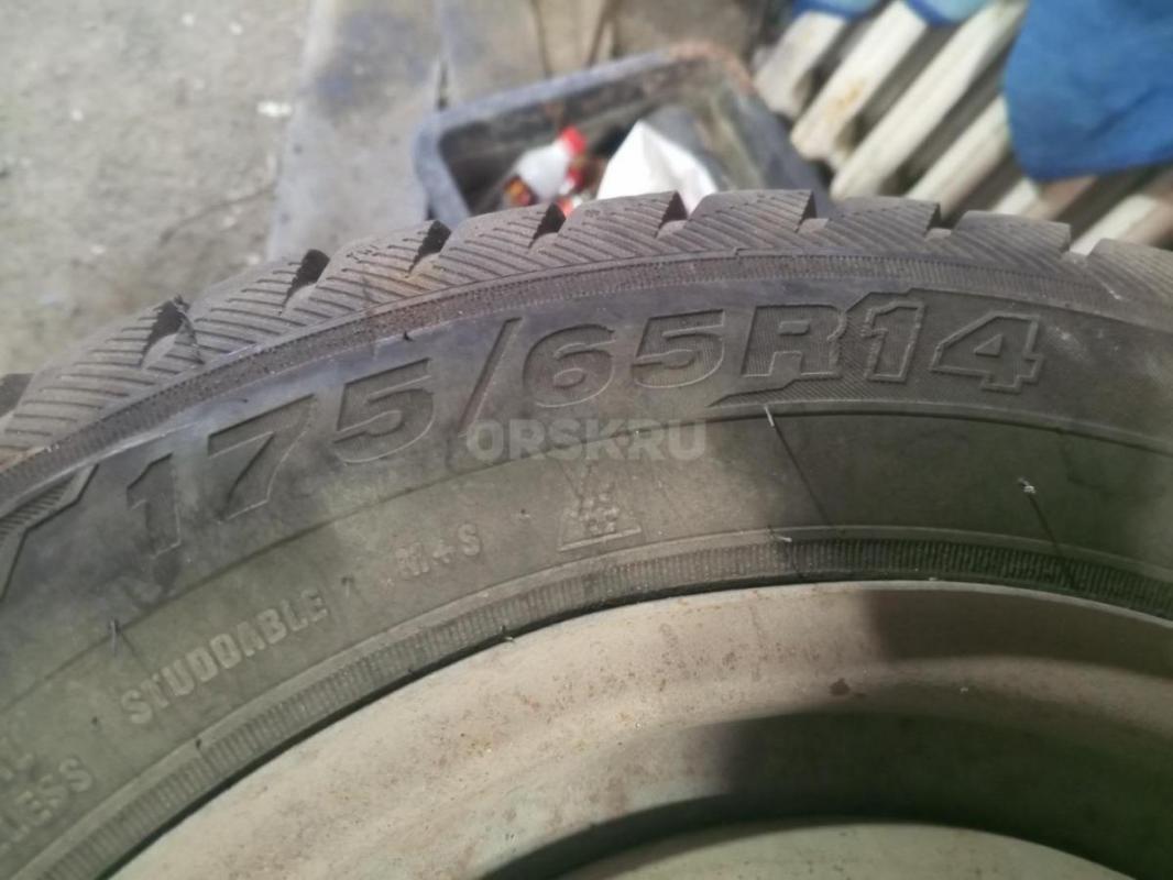 Продам зимнюю резину б/у 175/65 R 14 - Орск