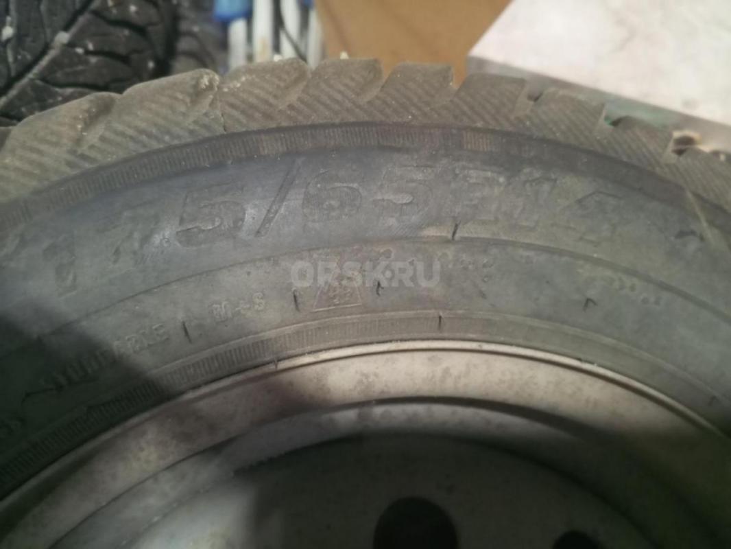 Продам зимнюю резину б/у 175/65 R 14 - Орск
