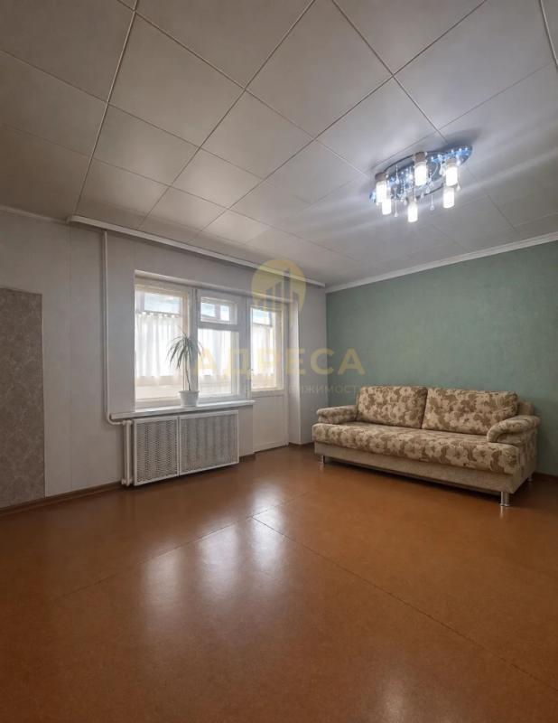 Продаётся тёплая просторная 3-комнатная квартира общей площадью 60 кв. - Оренбург