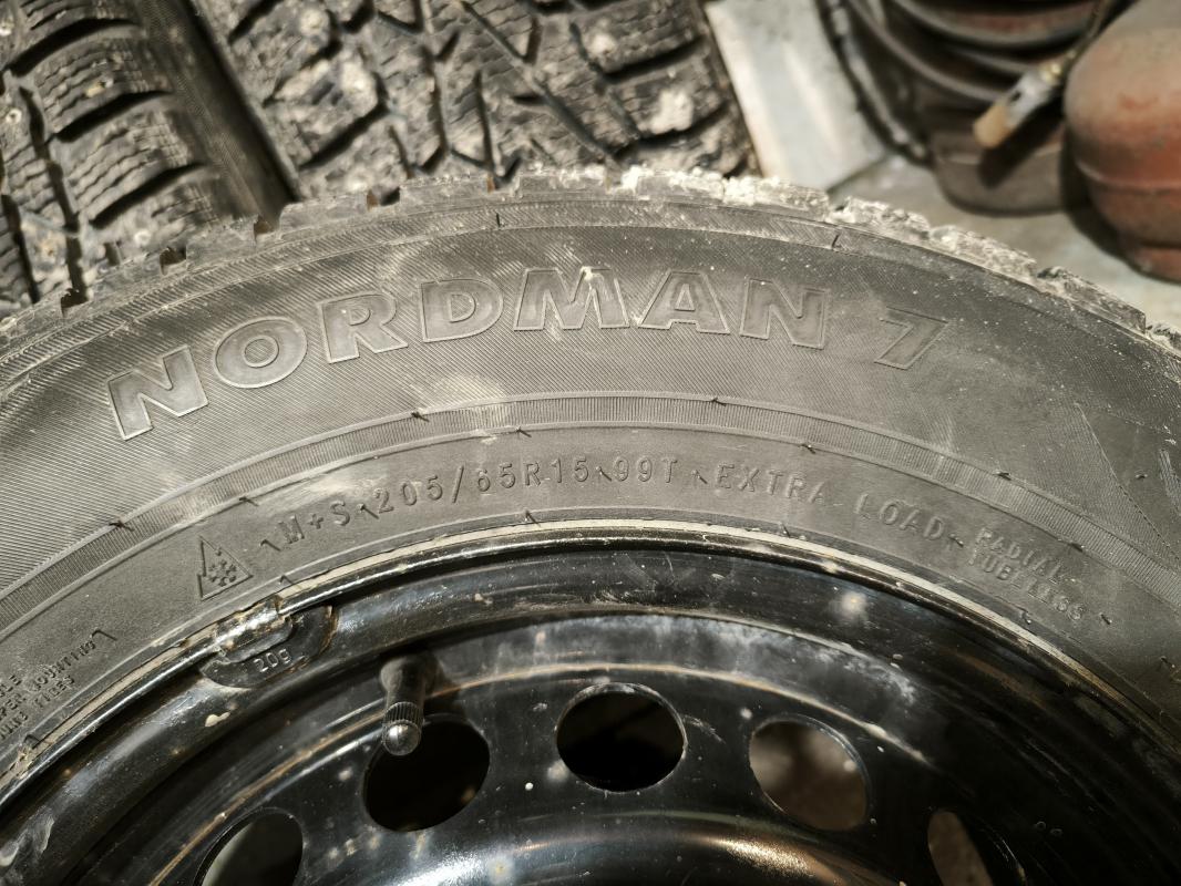 Продам колёса Nokian Tyres Norfman 7 R15 205/65 на штампованных дисках, разболтовка 114,3х5 (стояли - Гай