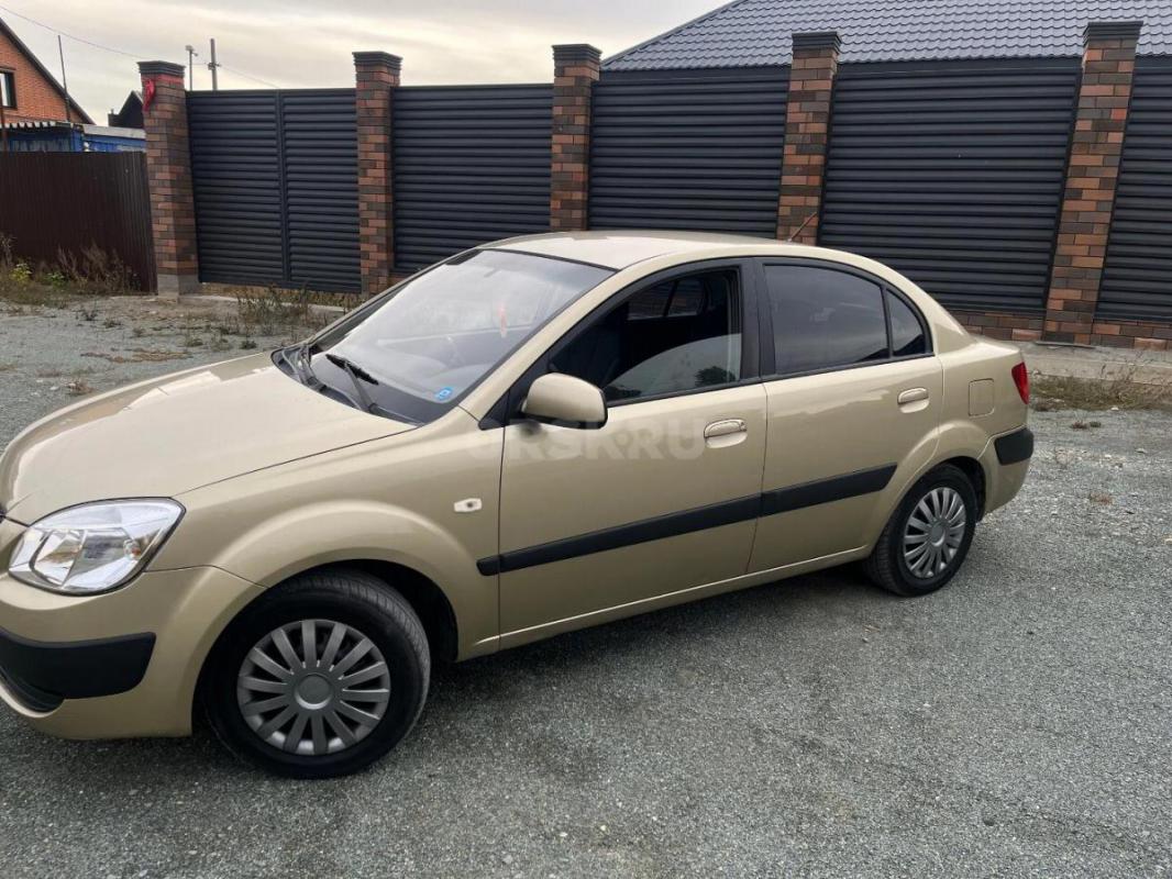 Kia Rio 2 
Дно проги стаканы без дыр 
Мотор не дымит работает исправно
КПП без хрустов и вылетов - Орск