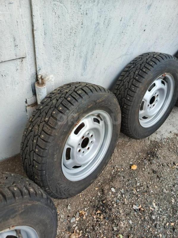 Продам колеса в сборе с дисками зимние nokian   Р 13  175/70 хорошее состояние. - Орск