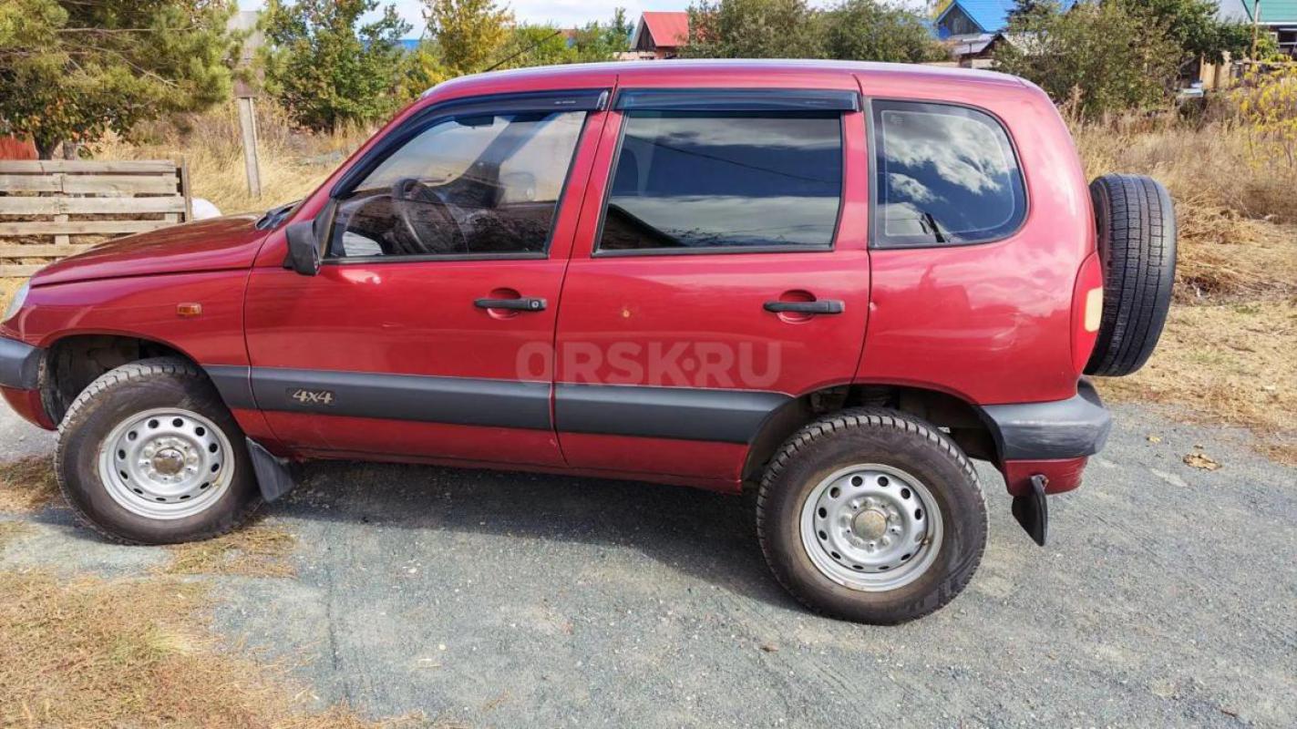 Продам автомобиль Нива-Шевроле, 2007,цвет красный металлик, хозяин второй с 2012, резина зима+ лето, - Орск