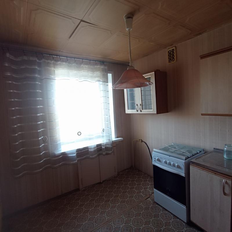 Продаю квартиру с раздельными ходами и пластиковыми окнами на солнечную сторону, ванна совмещенная с - Новотроицк