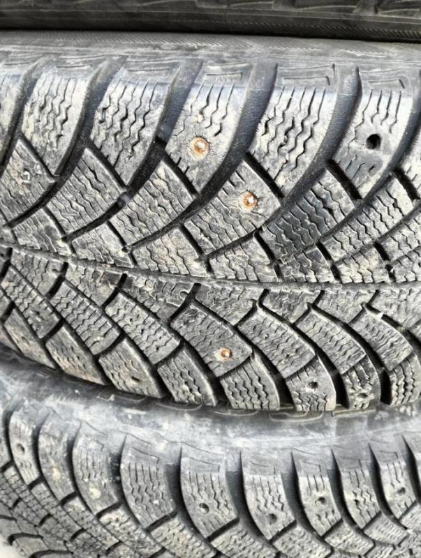 Продам Резину Зимняя 215/65 R-16. - Орск