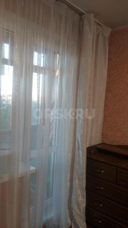 Продам комплект штор на окно в типовой зал б/у. - Орск