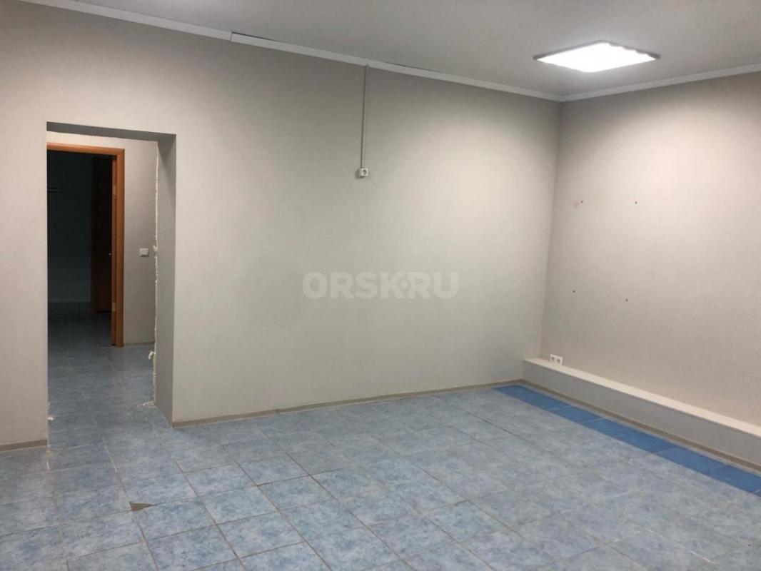 Сдам помещения в аренду в отдельно стоящем двух- этажном здании по адресу ул. - Орск
