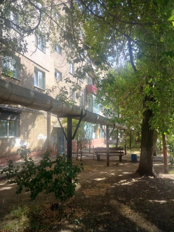 Продаётся уютная трёхкомнатная квартира площадью 61 квадратный метр на улице Алтайской 8, город Орен - Оренбург