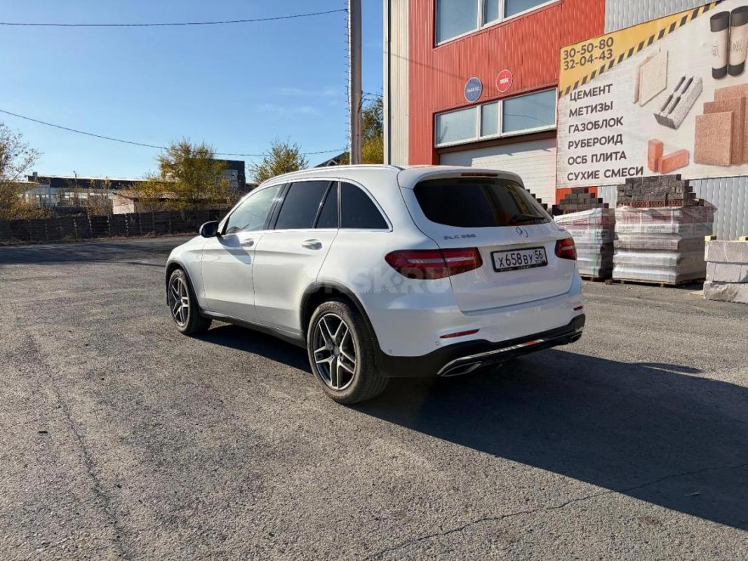 В продаже комфортная и вместительная машина на каждый день 
1 собственник, покупался в салоне в кон - Орск