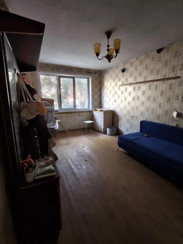 В продаже трёхтомная квартира с раздельными  комнатами ( сорокопятка) в отличном районе города. - Новотроицк