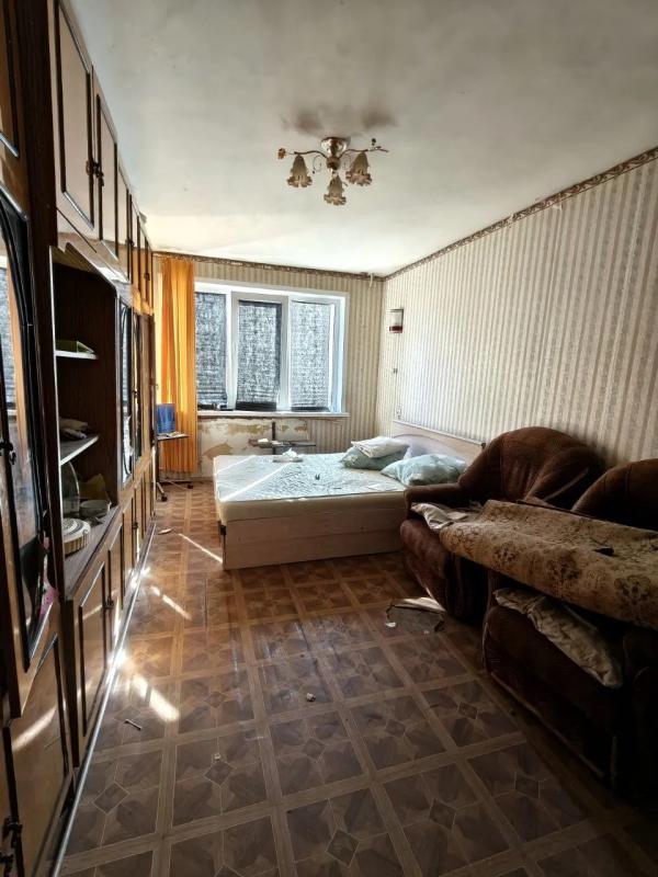В продаже трёхтомная квартира с раздельными  комнатами ( сорокопятка) в отличном районе города. - Новотроицк